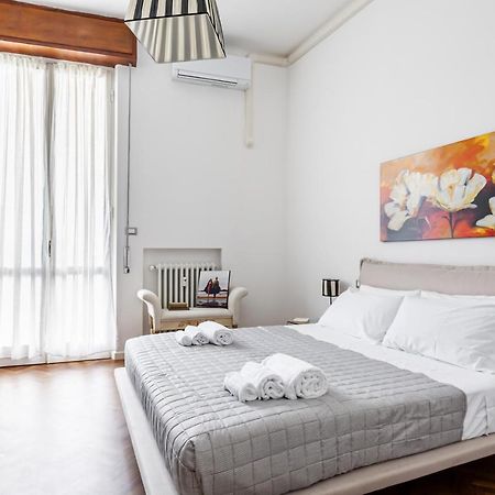 Lungarno Elegant Apartment With Panoramic Balcony Pisa Bagian luar foto